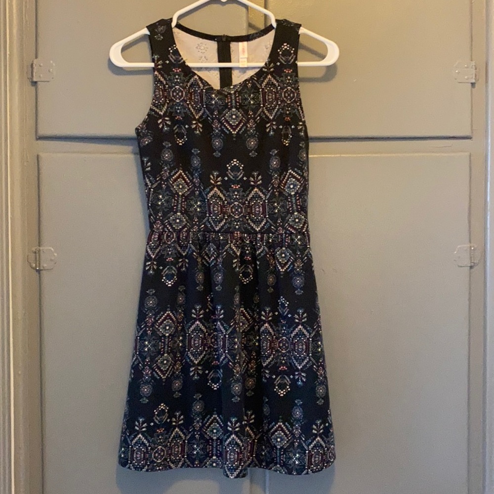 Dark blue dress with pattern